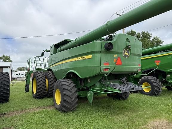 Image of John Deere S780 equipment image 2