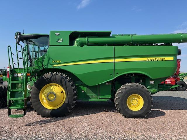 Image of John Deere S780 equipment image 2
