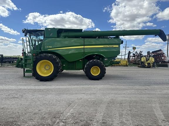 Image of John Deere S780 equipment image 1