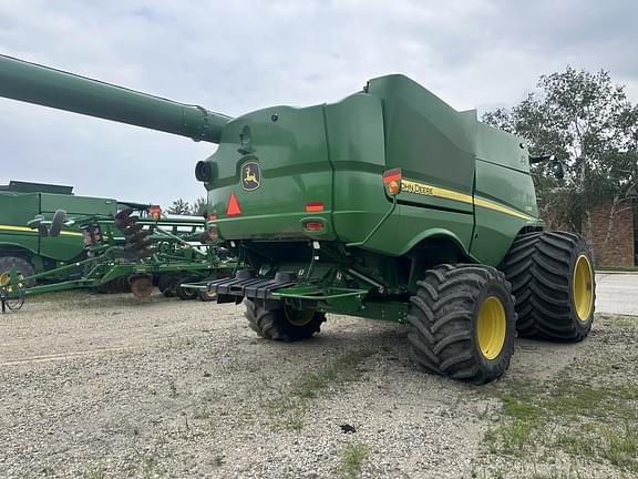 Image of John Deere S780 equipment image 4