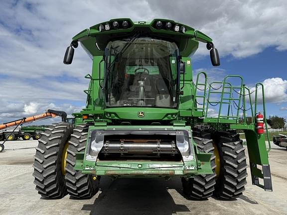 Image of John Deere S780 equipment image 2