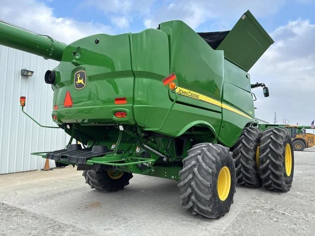 Image of John Deere S780 equipment image 4