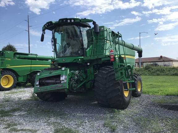 Image of John Deere S780 equipment image 1