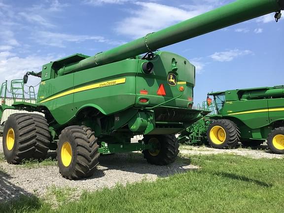 Image of John Deere S780 equipment image 1