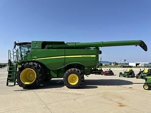 Main image John Deere S780 6