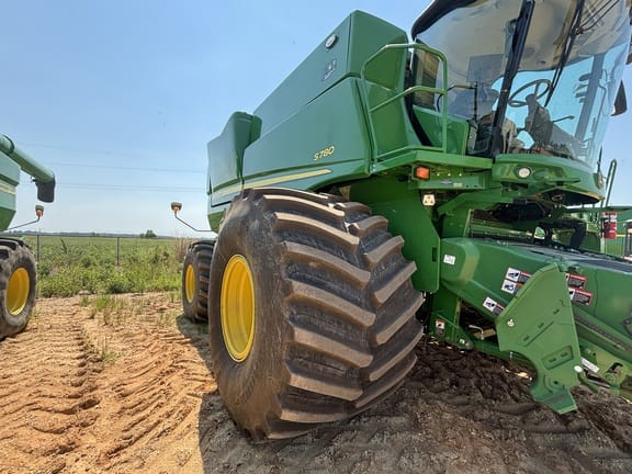 2022 John Deere S780 Equipment Image0