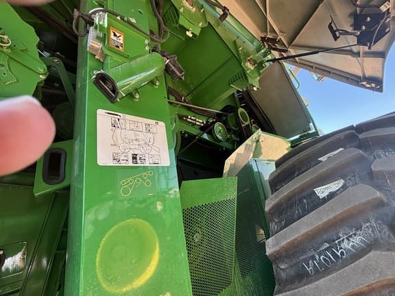 Image of John Deere S780 equipment image 3