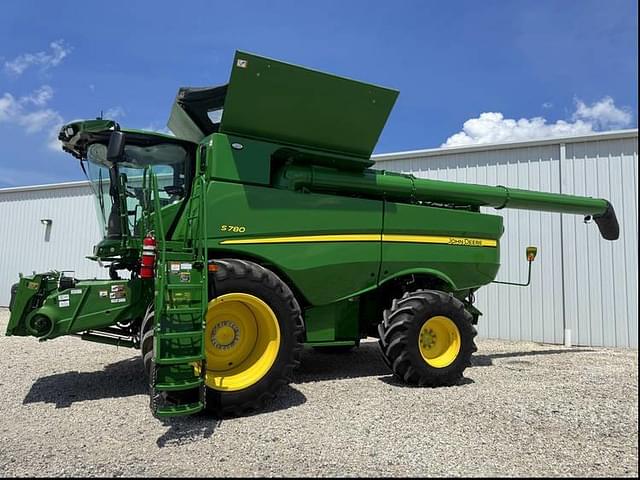 Image of John Deere S780 equipment image 1