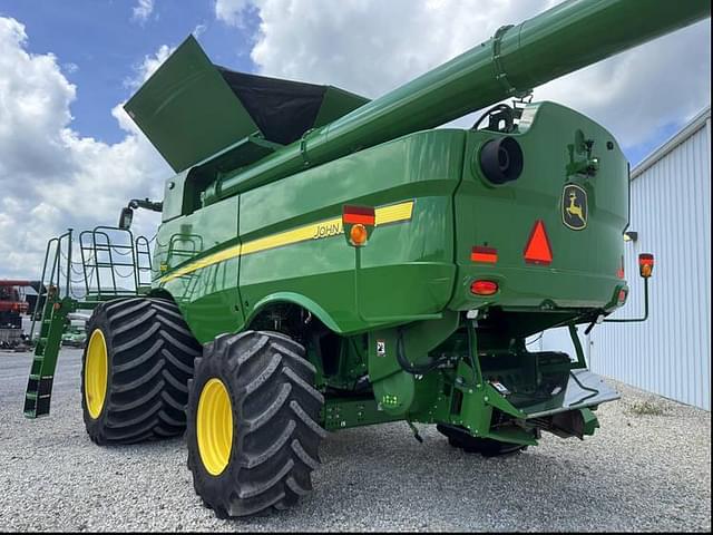 Image of John Deere S780 equipment image 4