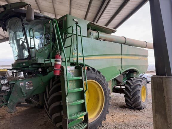 Image of John Deere S780 equipment image 1