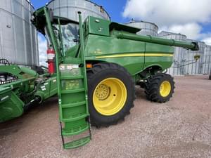 2022 John Deere S780 Image