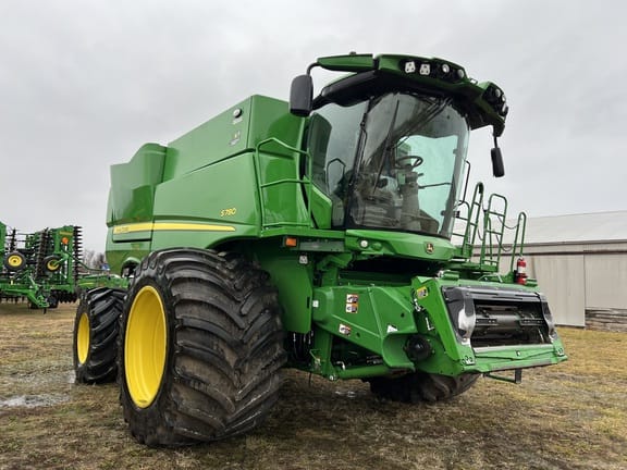 2022 John Deere S780 Equipment Image0