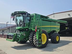 2022 John Deere S780 Image