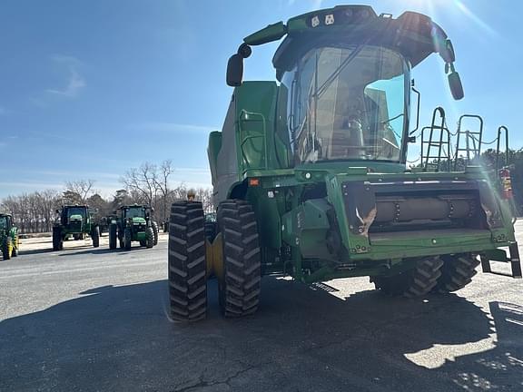 Image of John Deere S780 equipment image 1