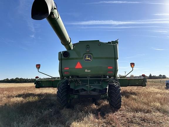 Image of John Deere S780 equipment image 4