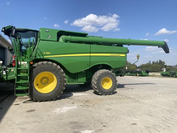 Image of John Deere S780 equipment image 3