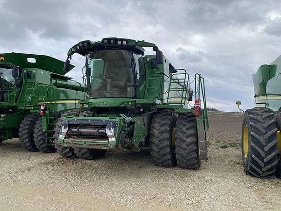 Image of John Deere S780 equipment image 1