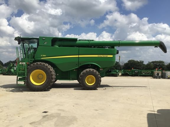 Main image John Deere S780