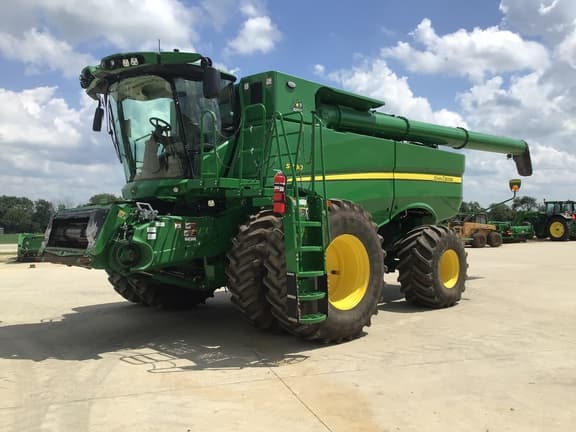 Image of John Deere S780 equipment image 1