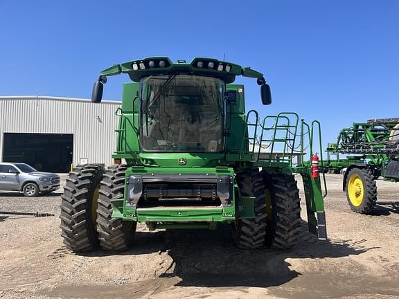 Image of John Deere S780 equipment image 1