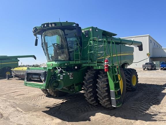 Image of John Deere S780 equipment image 2