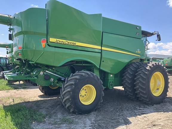 Image of John Deere S780 equipment image 3
