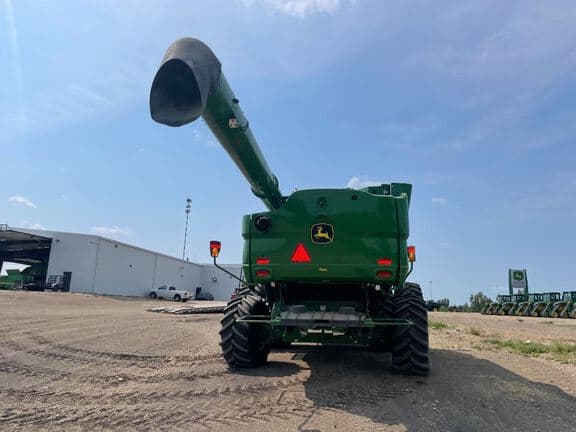 Image of John Deere S780 equipment image 2