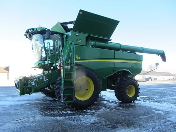 Image of John Deere S780 equipment image 1