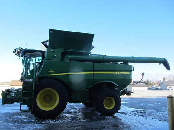 Image of John Deere S780 equipment image 2