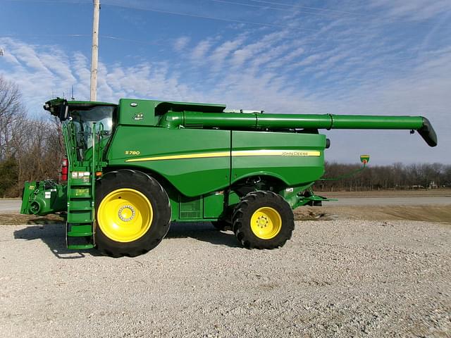 Image of John Deere S780 equipment image 1