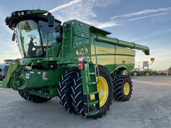 2022 John Deere S780 Equipment Image0