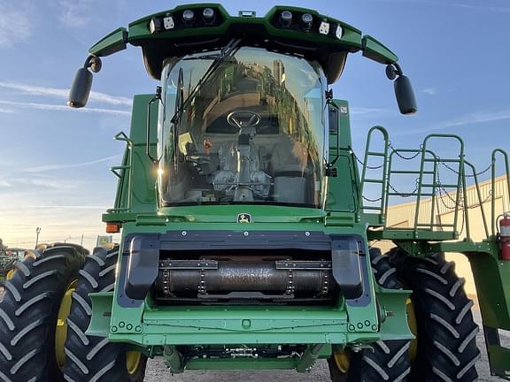 Image of John Deere S780 equipment image 4