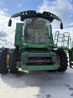2022 John Deere S780 Image