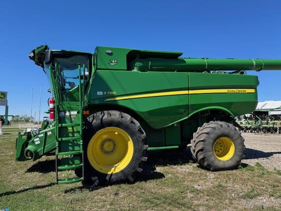 2022 John Deere S780 Equipment Image0