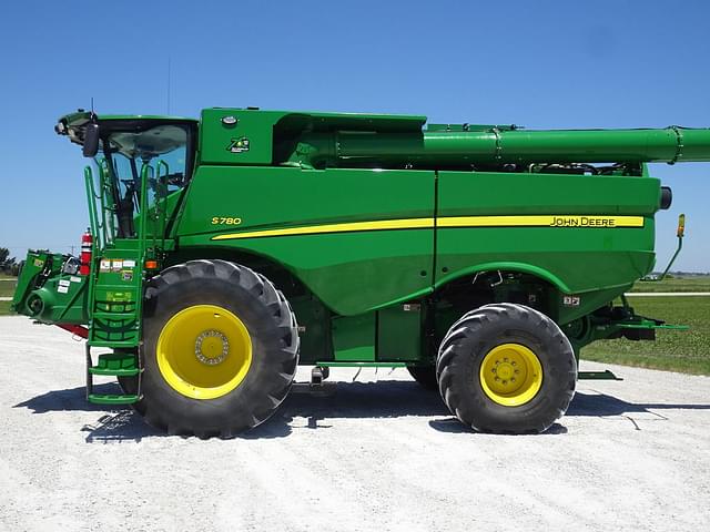 Image of John Deere S780 equipment image 2