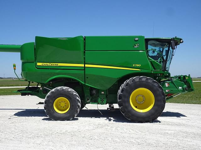 Image of John Deere S780 equipment image 3