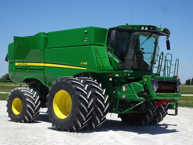 Image of John Deere S780 equipment image 1