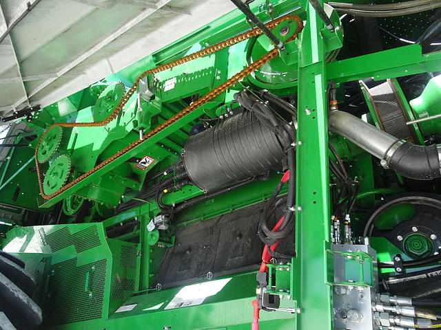 Image of John Deere S780 equipment image 2