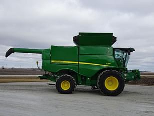 Main image John Deere S780 0