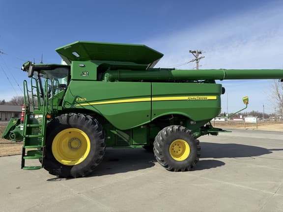 Image of John Deere S780 equipment image 2