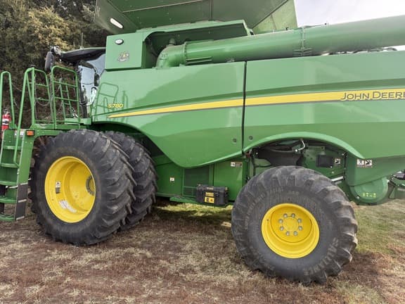 Image of John Deere S780 equipment image 2