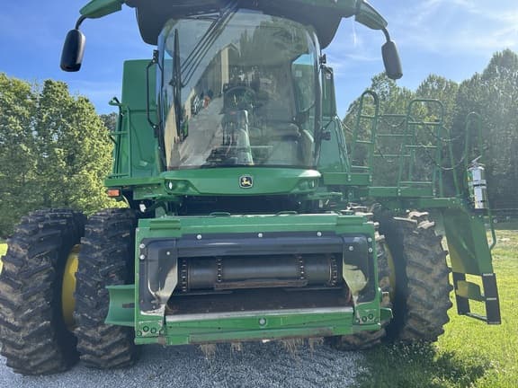 Image of John Deere S780 equipment image 1