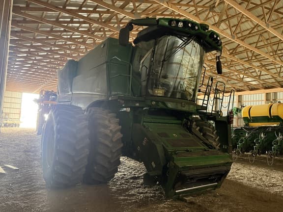 Image of John Deere S780 equipment image 4