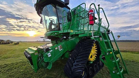 Image of John Deere S780 equipment image 1