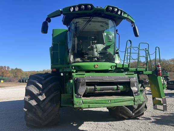 Image of John Deere S780 equipment image 3