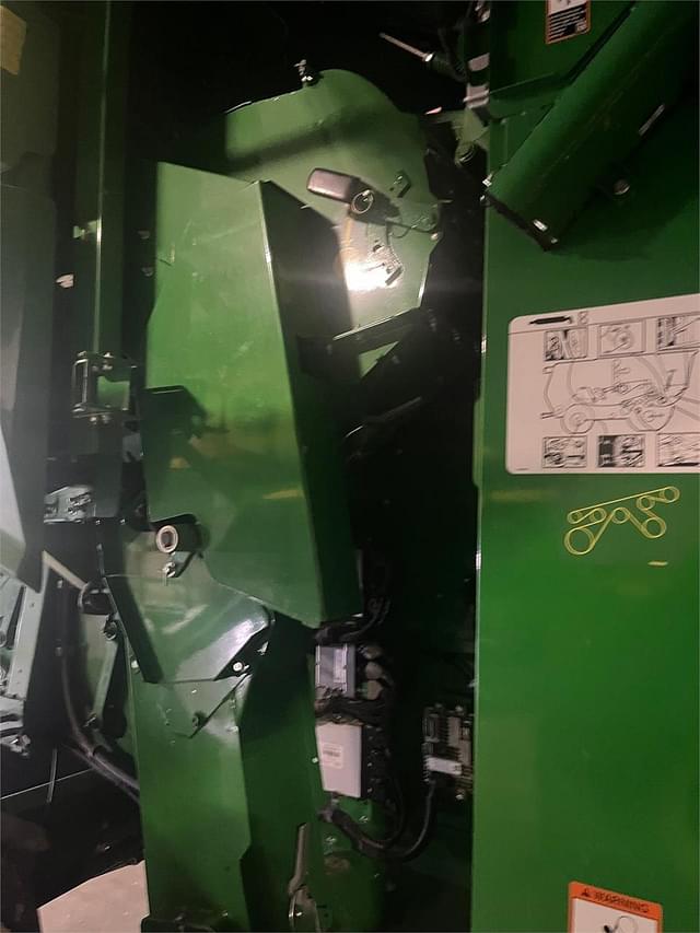 Image of John Deere S780 equipment image 4