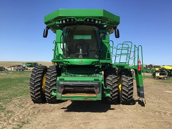 Image of John Deere S780 equipment image 1