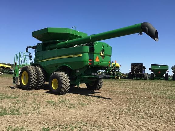 Image of John Deere S780 equipment image 3