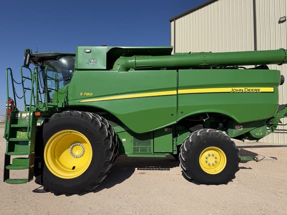 Image of John Deere S780 equipment image 1