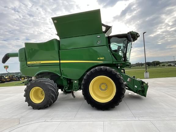 Image of John Deere S780 equipment image 3